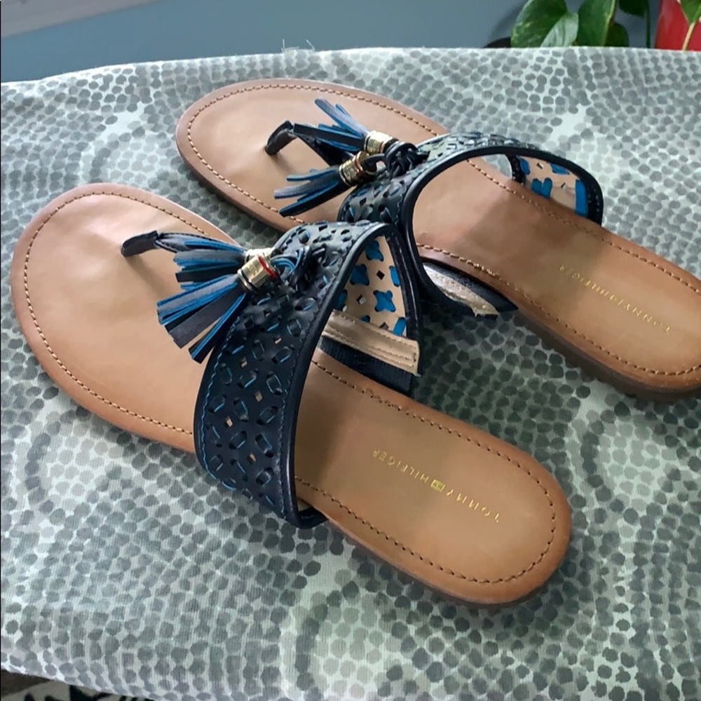 NWOT Tommy Hilfiger navy tassel sandals
